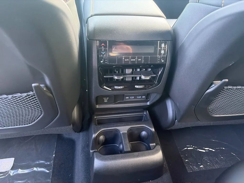New 2026 White/off-white Jeep  image 18