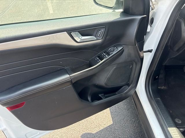 Used 2021 White Ford SE image 9