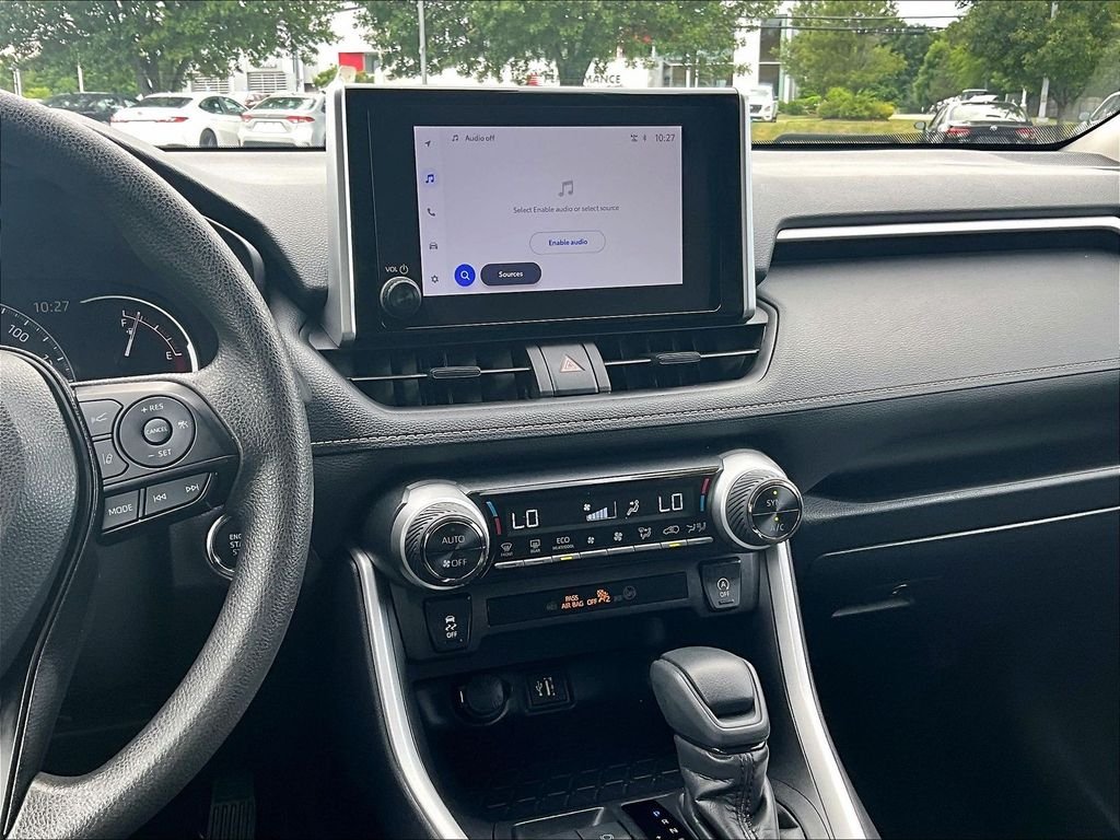 Used 2025  Toyota XLE image 18