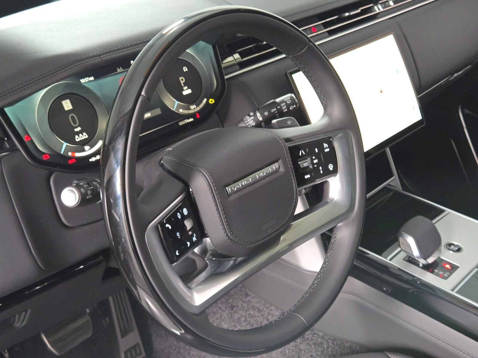 New 2026 Ostuni Pearl White Land Rover Autobiography image 23