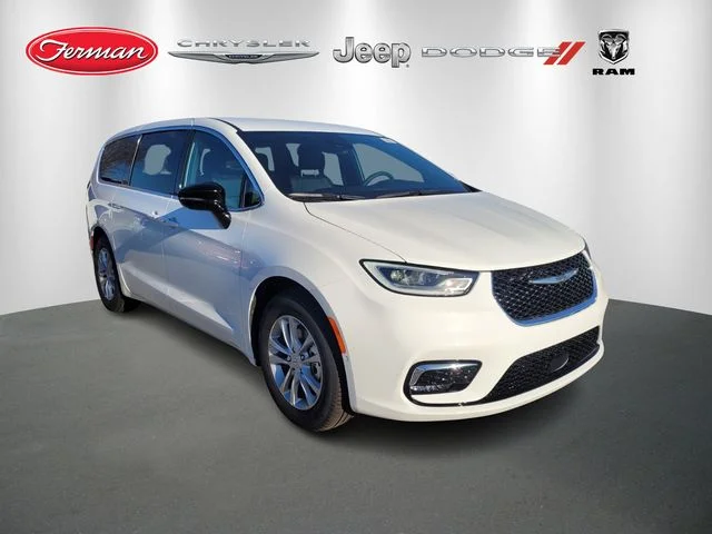 2026 Chrysler Pacifica Select's photo
