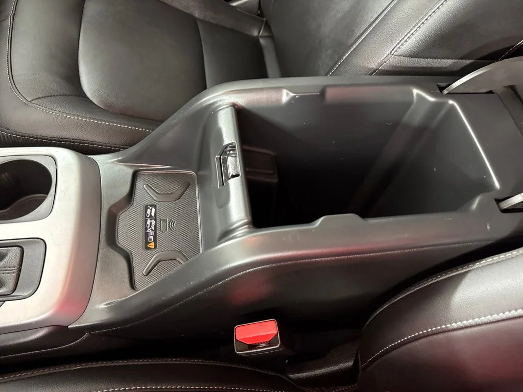 Used 2022 Black Chevrolet ZR2 image 43