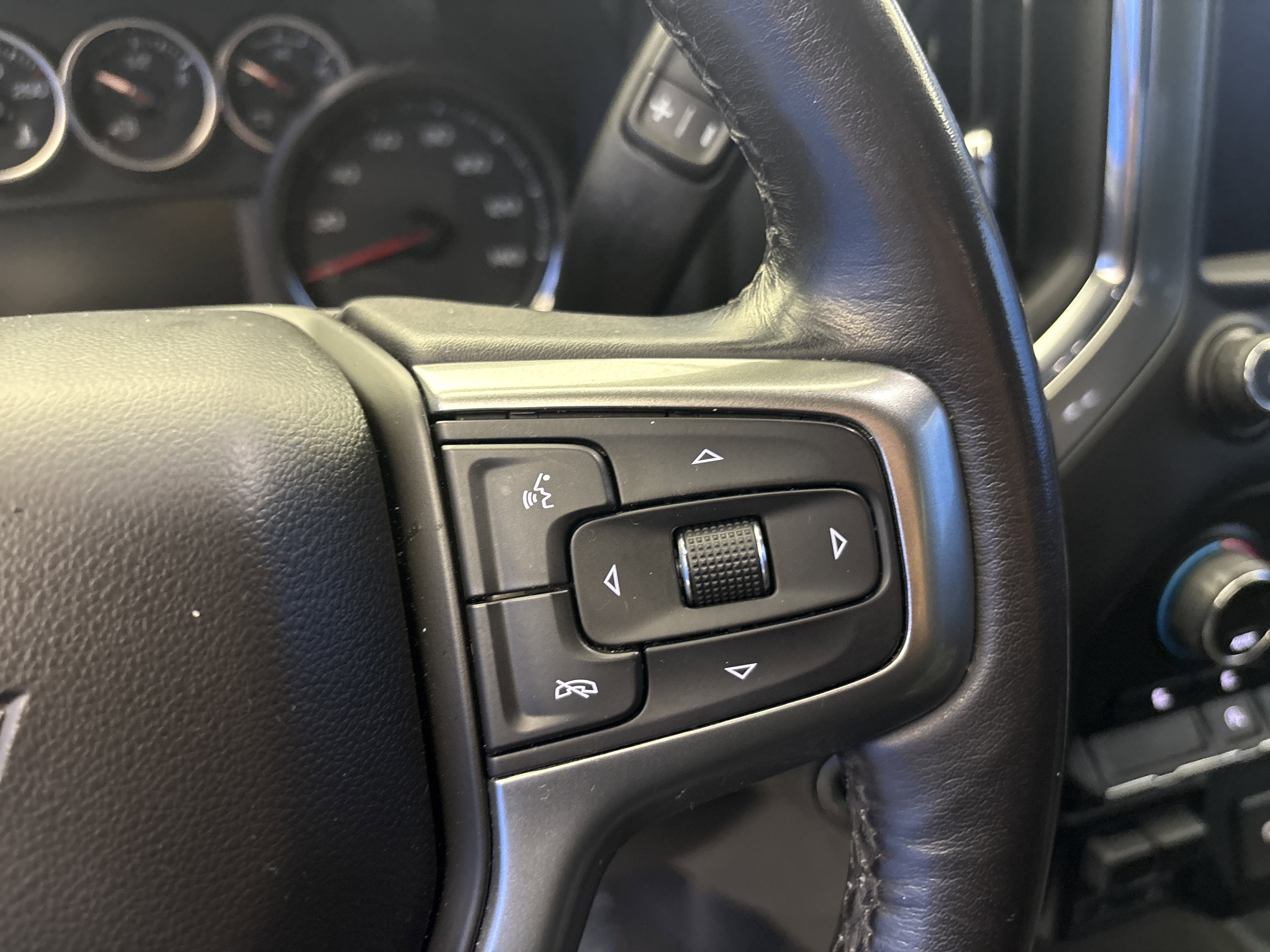 Used 2021 Shadow Gray Metallic Chevrolet LT image 17