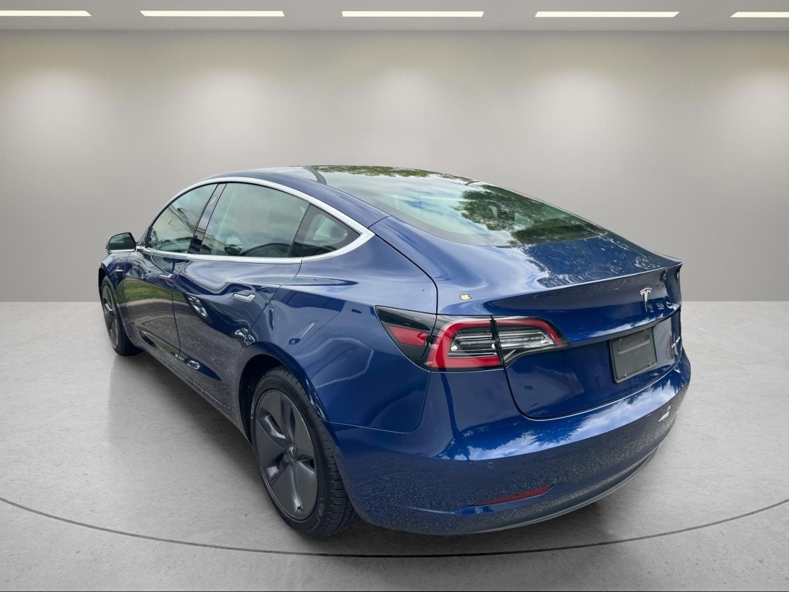 Used 2020 Deep Blue Metallic Tesla Long Range image 5
