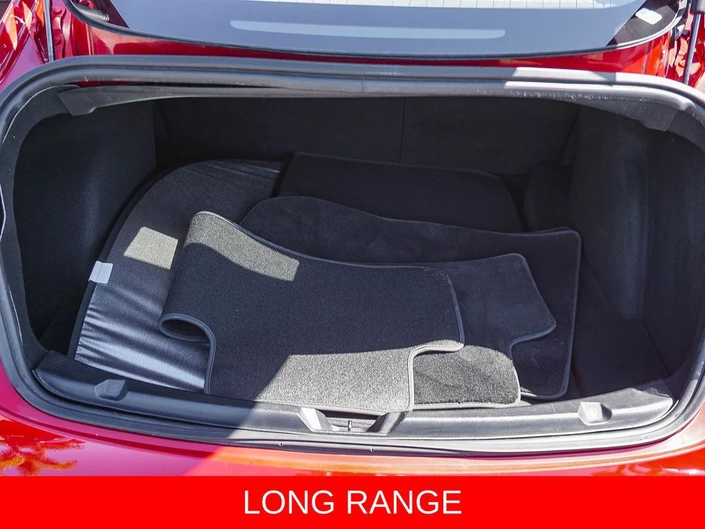 Used 2018  Tesla Long Range image 25