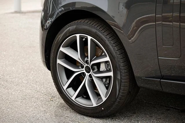 New 2026 Gray Land Rover SE image 6