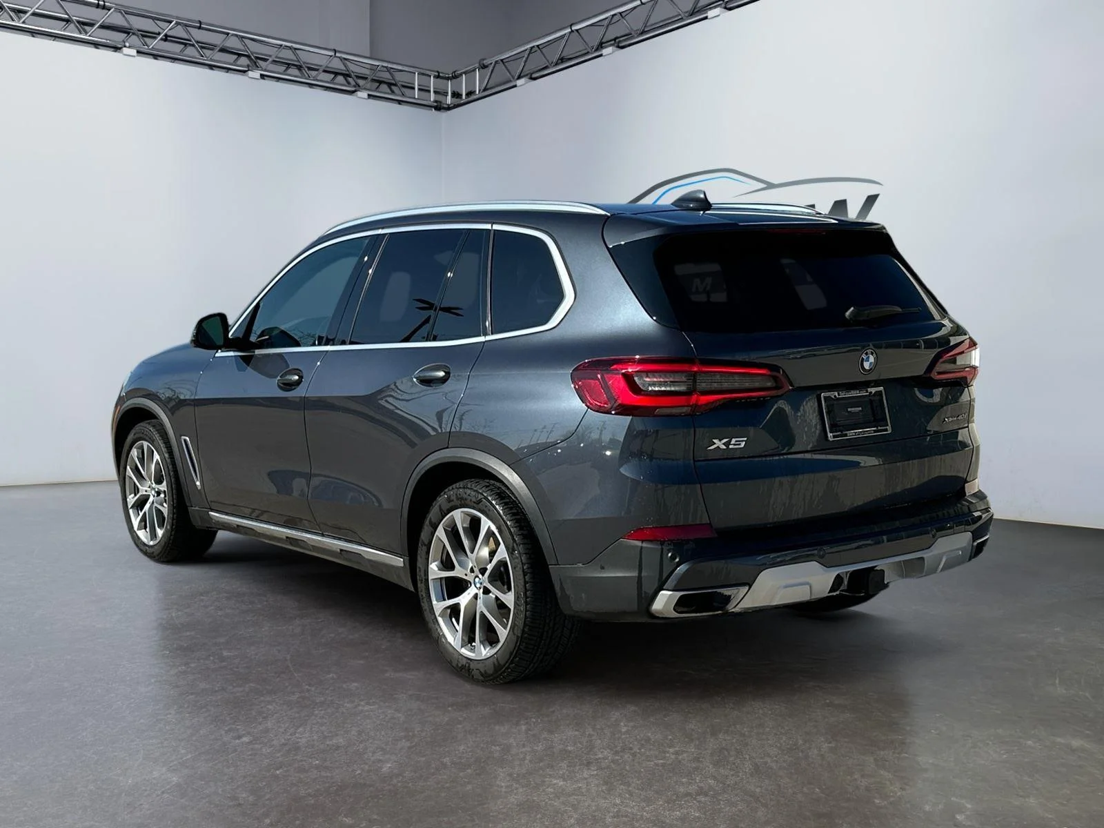 Used 2021 Arctic Grey Metallic BMW xDrive40i image 5