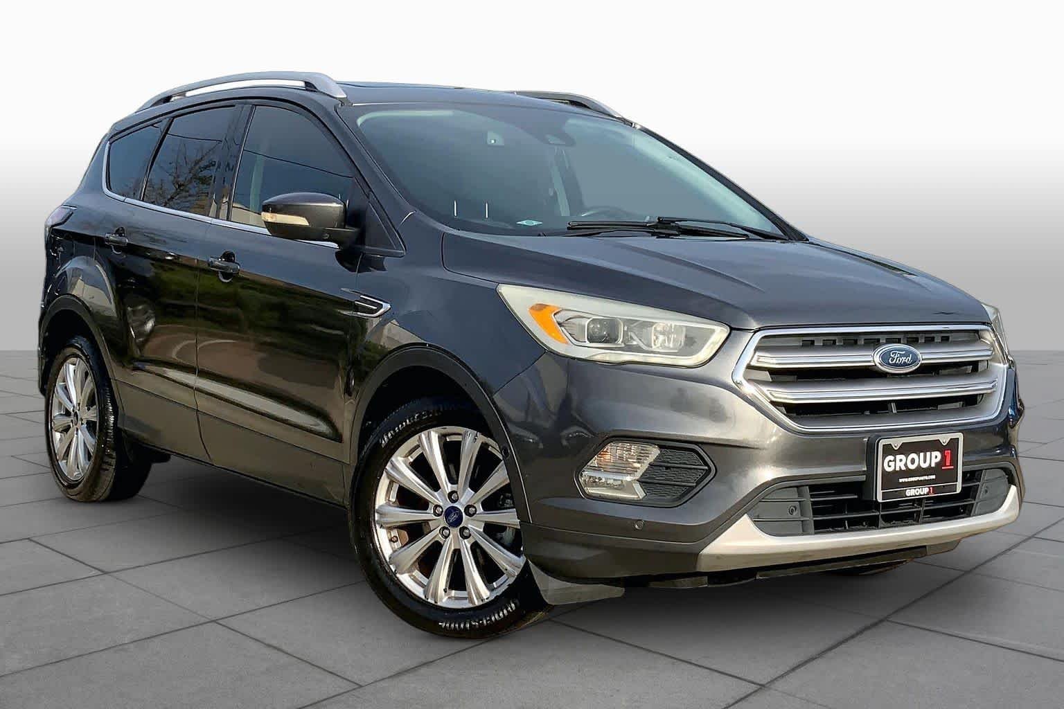 Used 2017 Magnetic Ford Titanium image 3