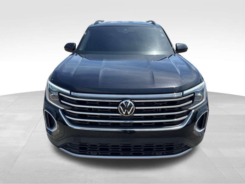 Used 2025 Deep Black Pearl Volkswagen 2.0T SE image 9