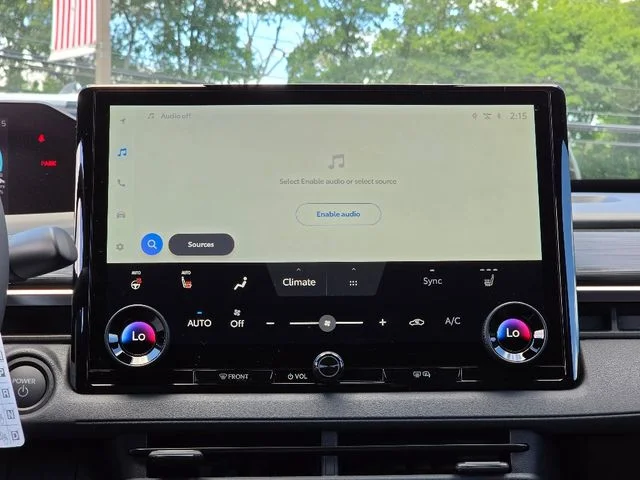 2026 Toyota C-HR XSE - Photo 8