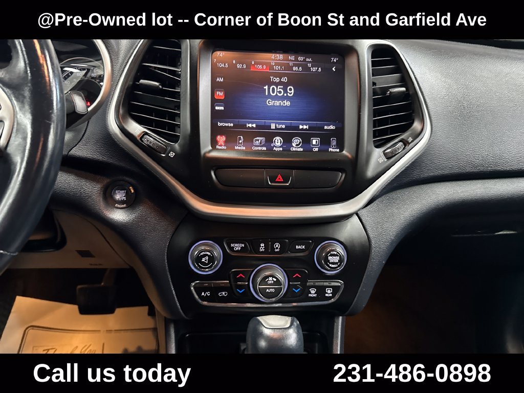 Used 2015 White Jeep Limited image 19
