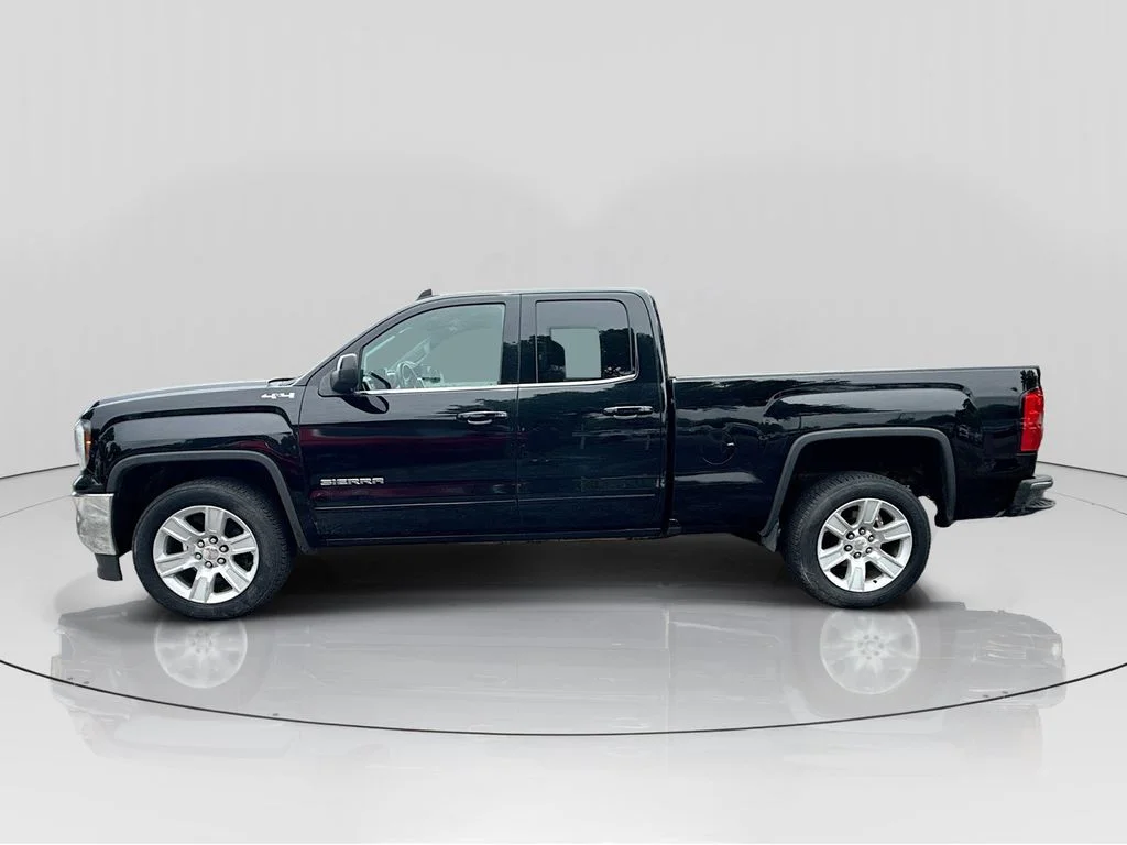 Used 2018 Black GMC SLE image 4