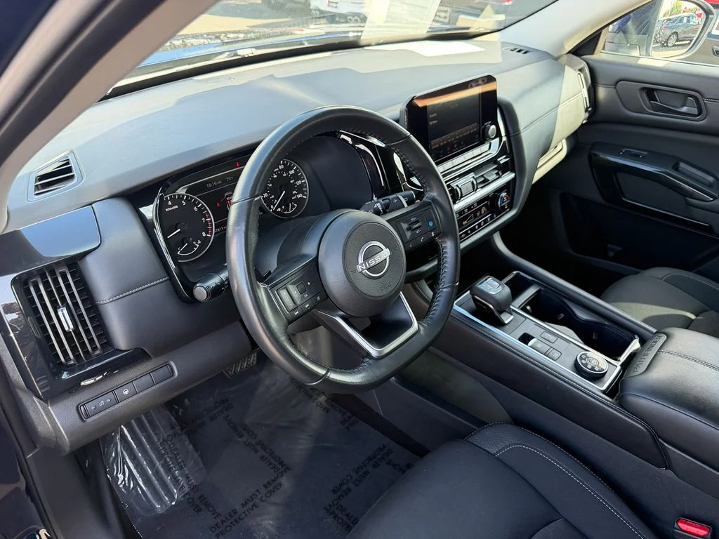 Used 2024 Deep Ocean Blue Nissan SV image 11