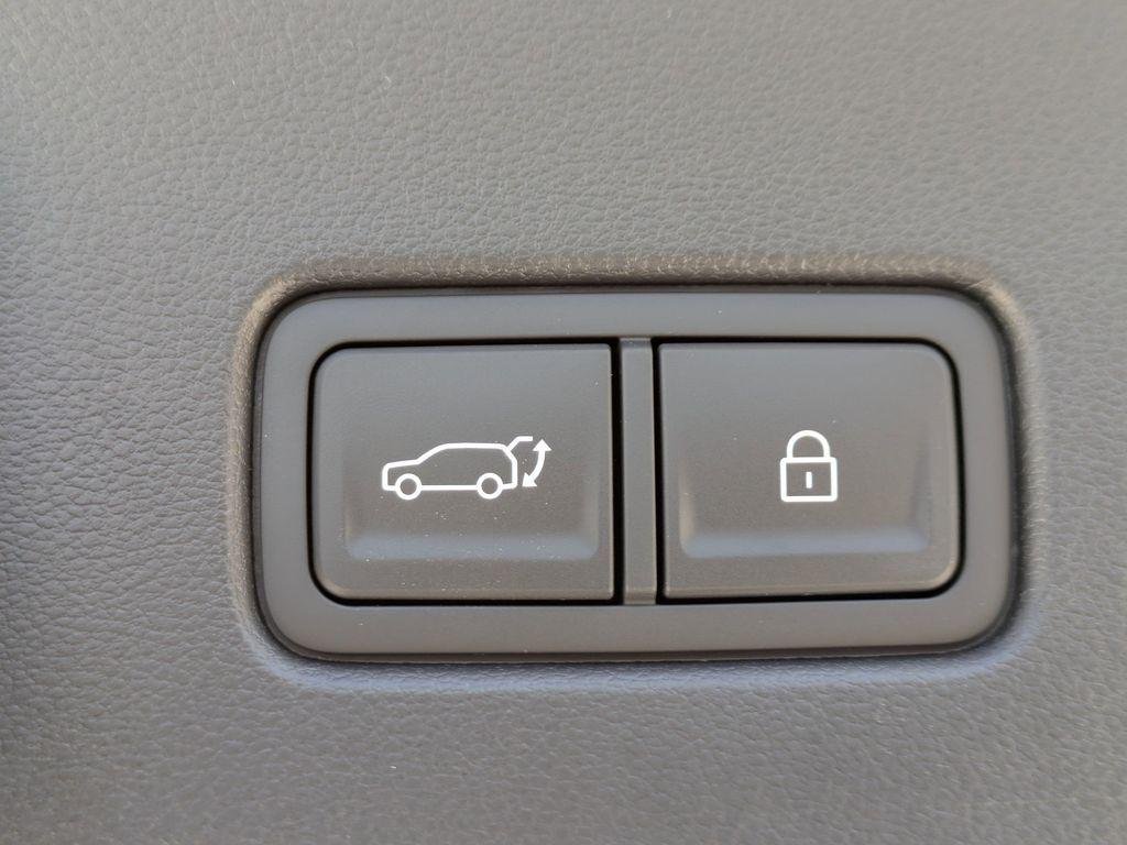 New 2026 White Hyundai SEL Premium FWD image 13