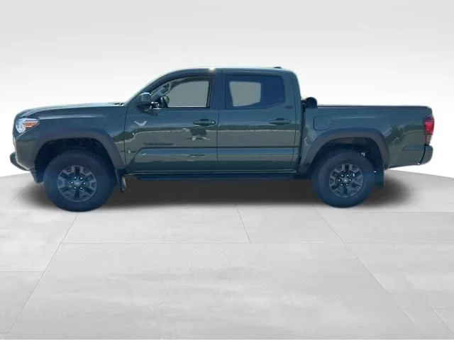Certified Used 2021 Green Toyota SR5 image 3