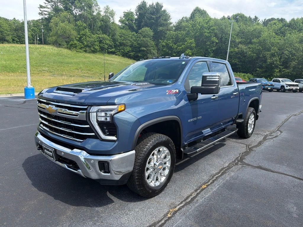 Used 2025 Lakeshore Blue Metallic Chevrolet LTZ image 4