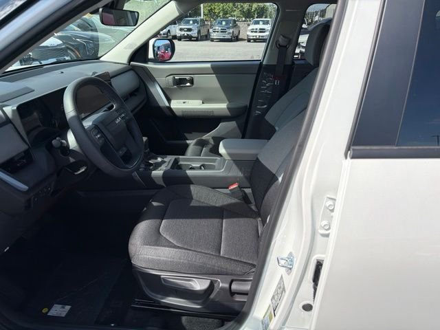 New 2027 Snow White Pearl Kia LX image 10