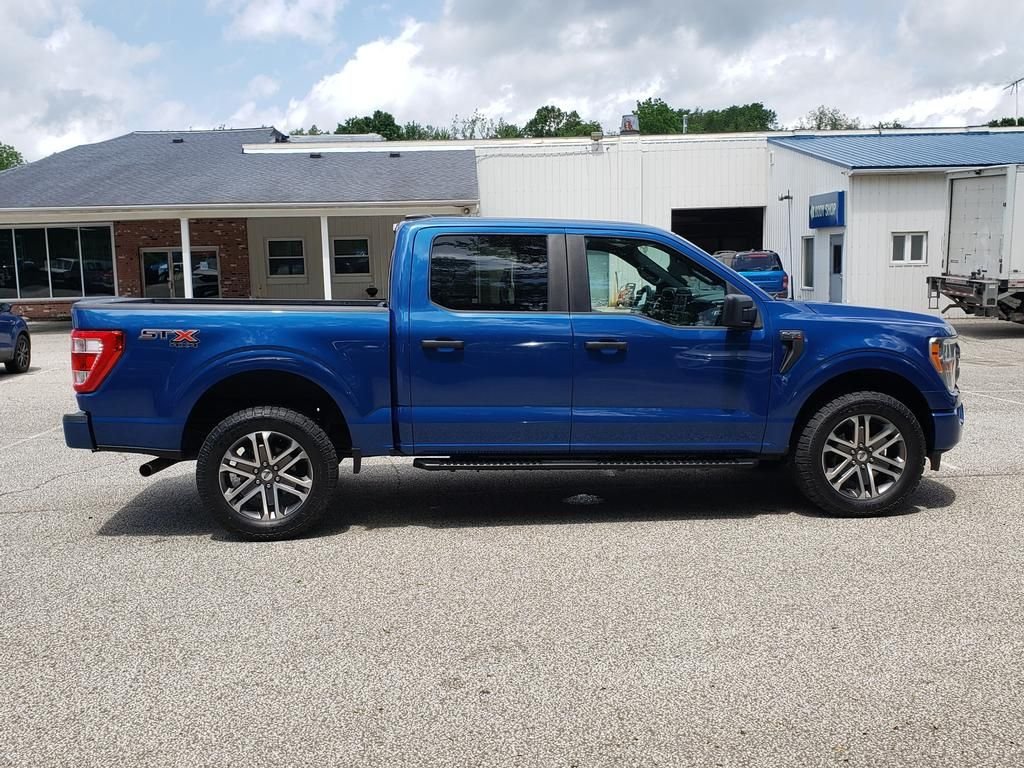 Used 2022 Blue Metallic Ford XL image 8