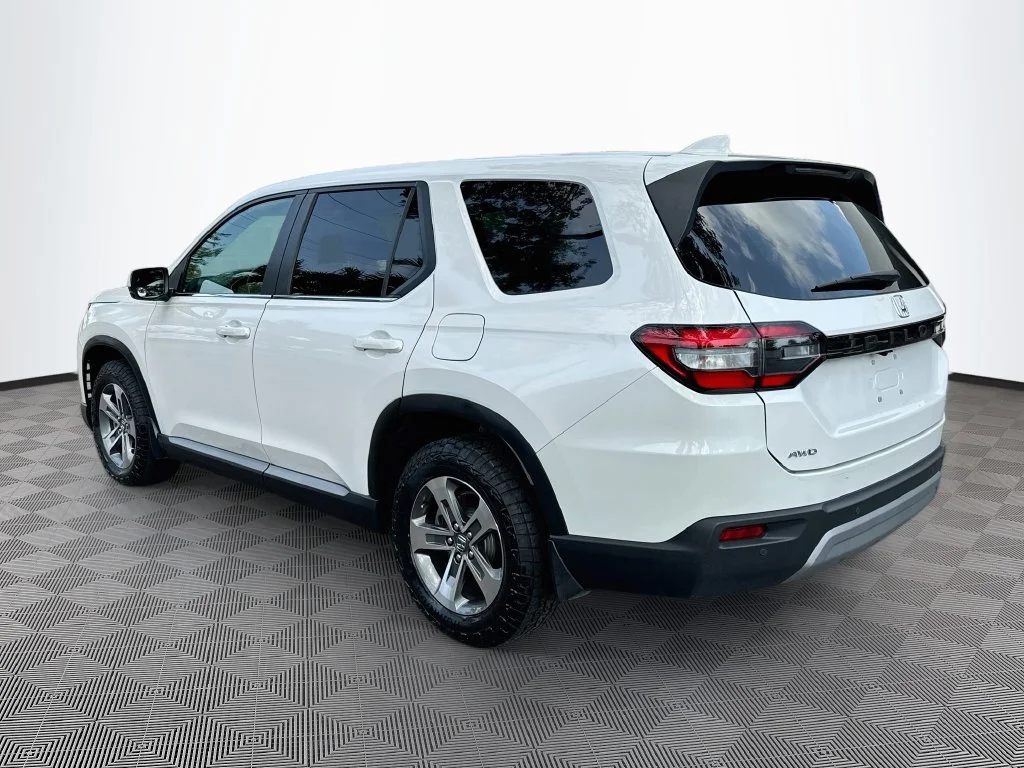 Used 2024  Honda EX-L image 8