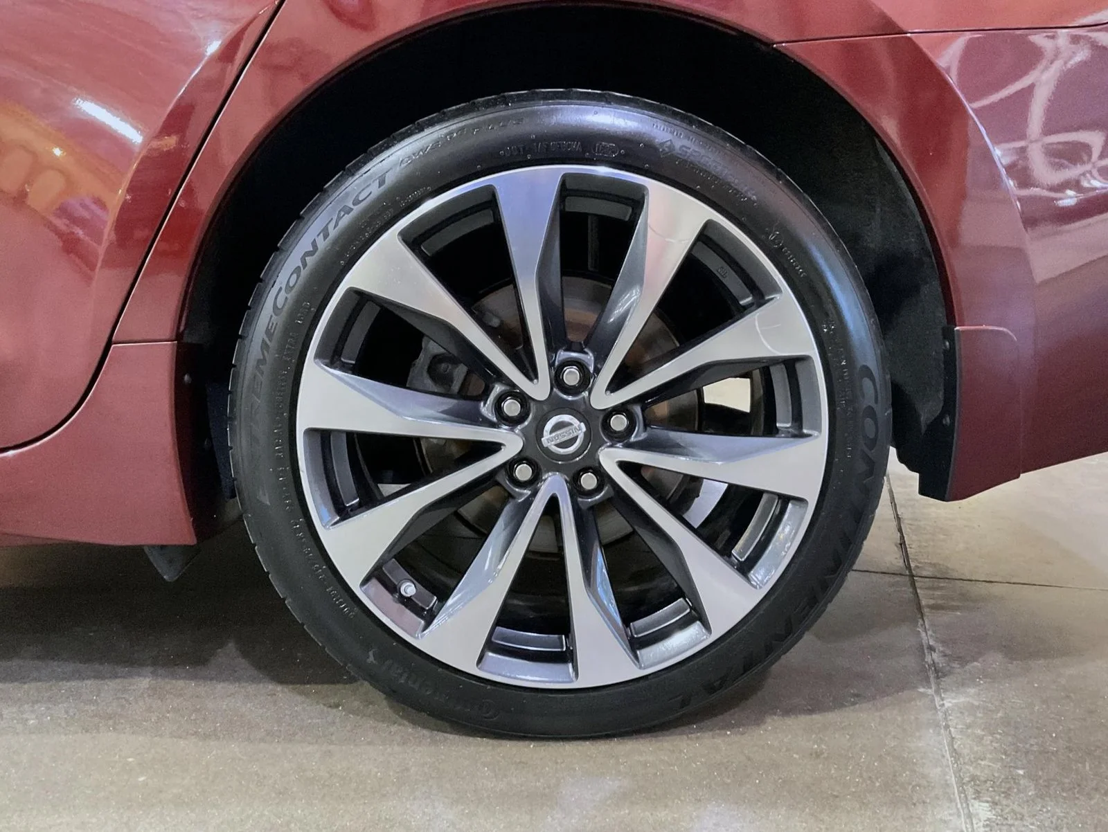 Certified Used 2016 Red Nissan SR image 22