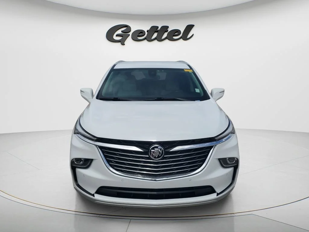 Used 2023 Summit White Buick Essence image 2