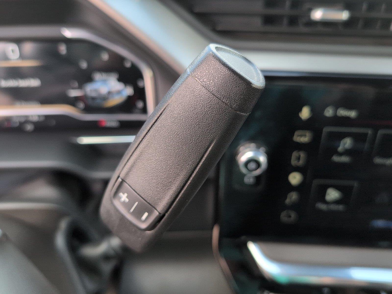 Used 2025 Sterling Metallic GMC Denali image 22