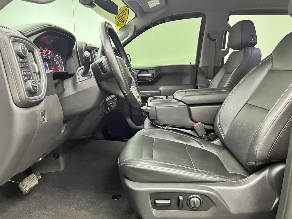 Used 2019 Black Chevrolet LTZ image 18
