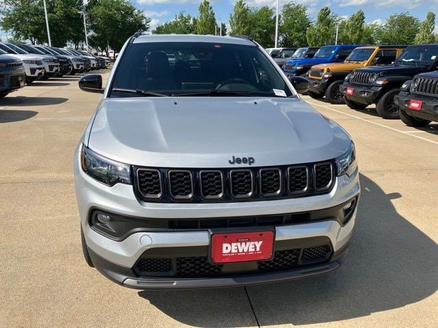 New 2026 Silver Zynith Metallic Clear-Coat Exterior Paint Jeep Latitude Altitude image 2