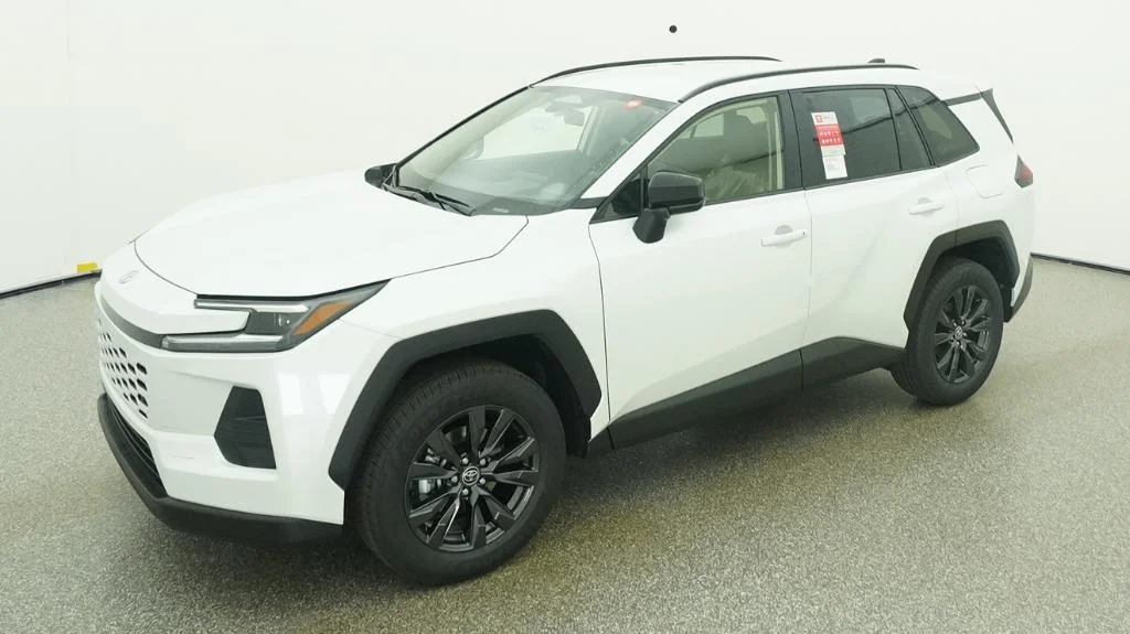 New 2026 Wind Chill Pearl Toyota XLE Premium image 40