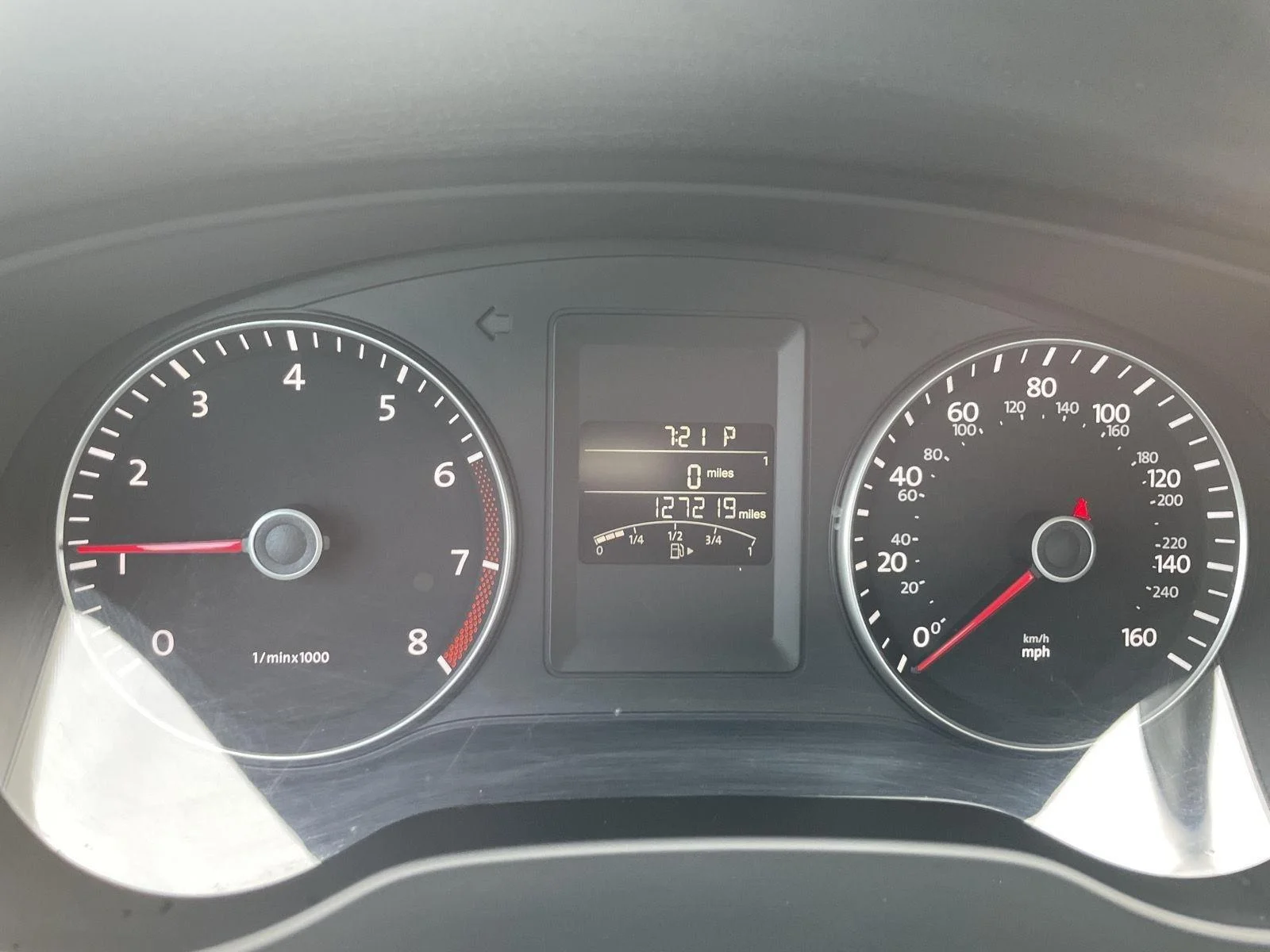 Used 2014 Platinum Gray Metallic Volkswagen SE image 2