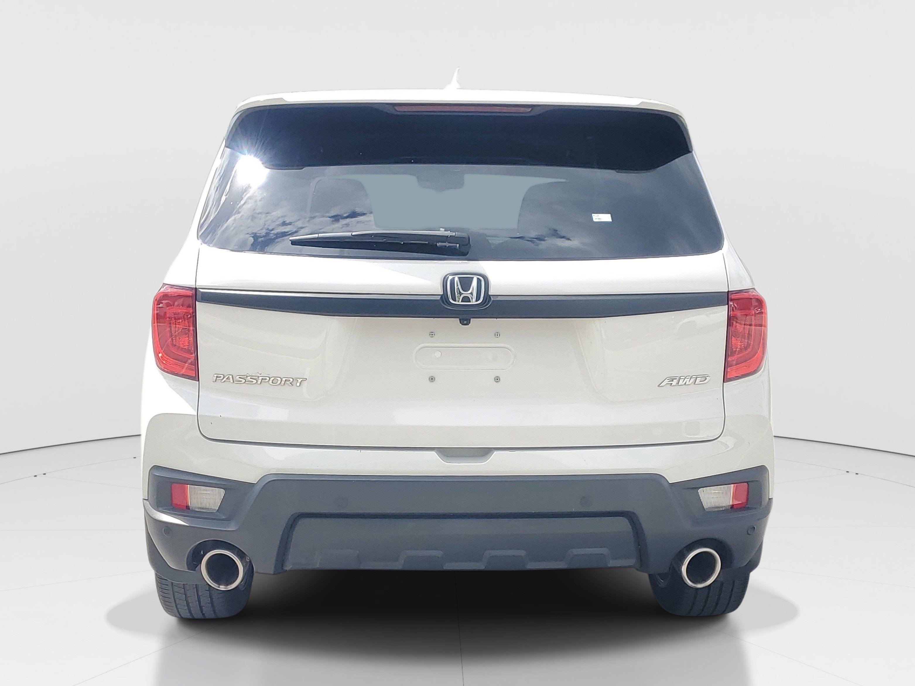 Used 2023 Platinum White Pearl Honda EX-L image 4