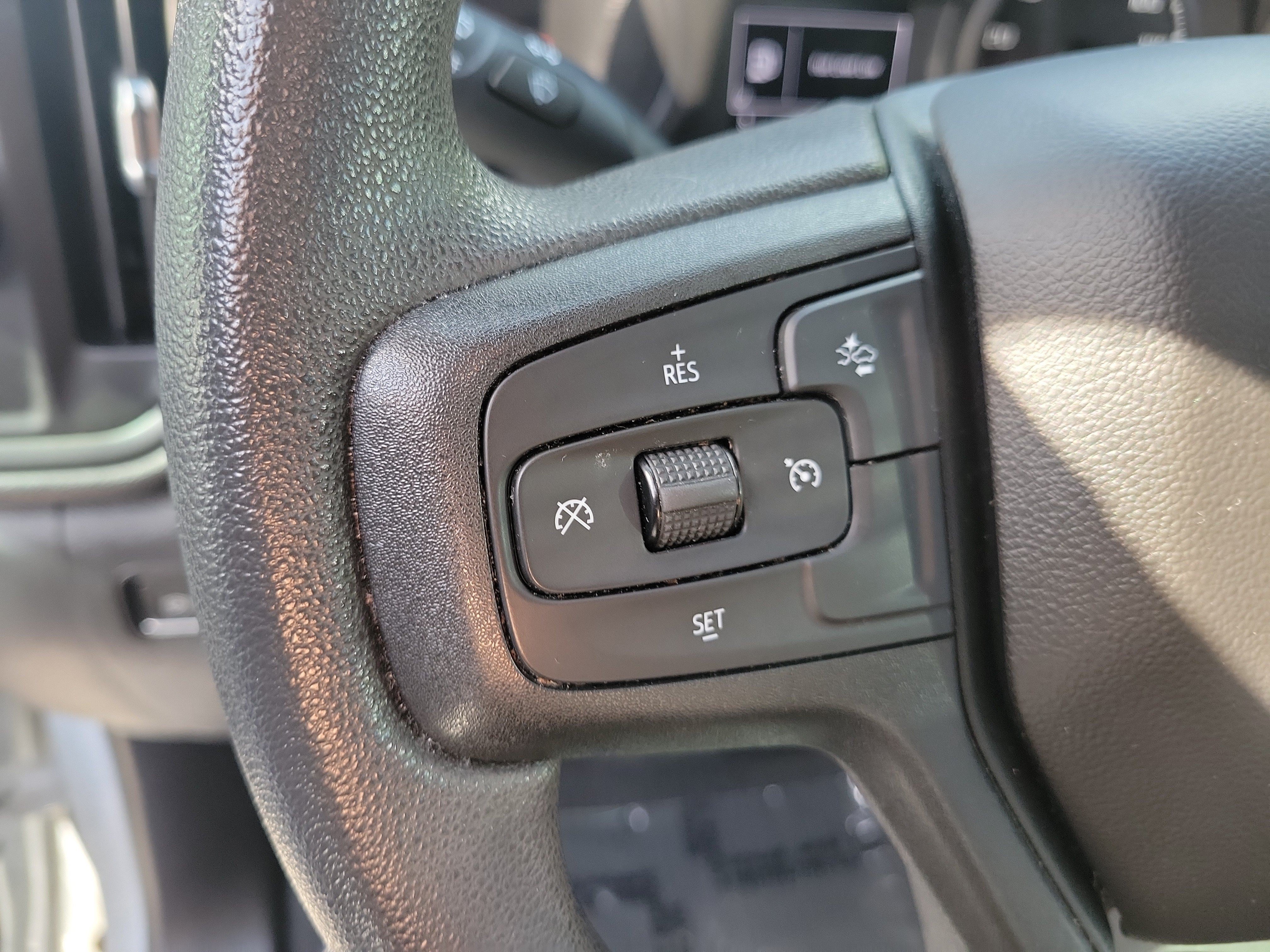 Used 2022 Summit White Chevrolet Custom image 24