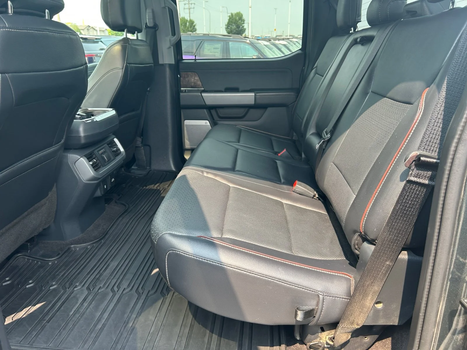 Used 2021  Ford LARIAT SuperCrew   EcoBoost™ image 19