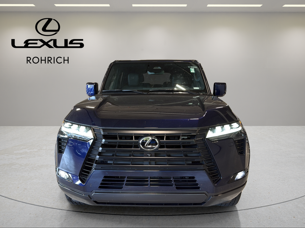 Used 2024  Lexus 550 Premium+ image 2