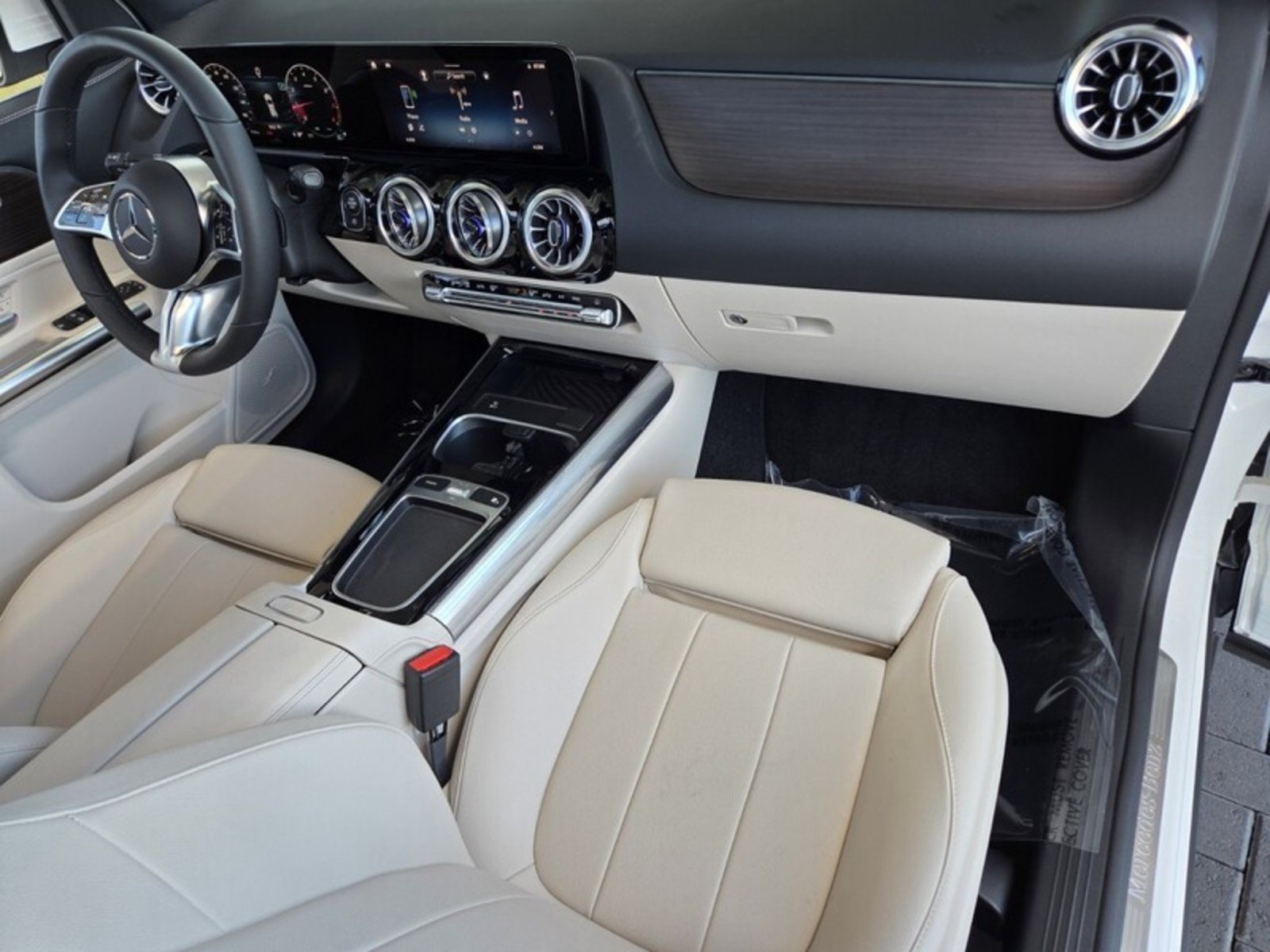 Certified Used 2026 Polar White Mercedes-Benz GLA 250 image 20