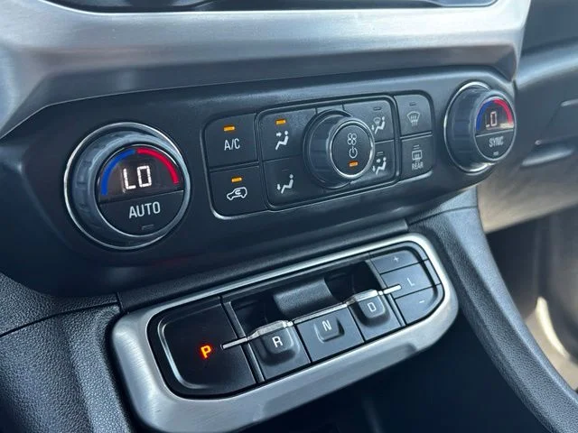 2023 GMC Acadia SLT - Photo 12