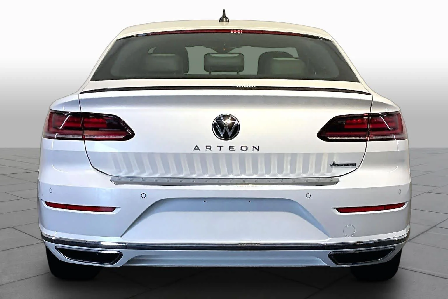 Used 2022 Oryx White Pearl Volkswagen SEL R-Line image 5