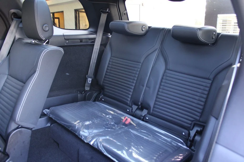 Used 2025  Land Rover Dynamic SE image 41