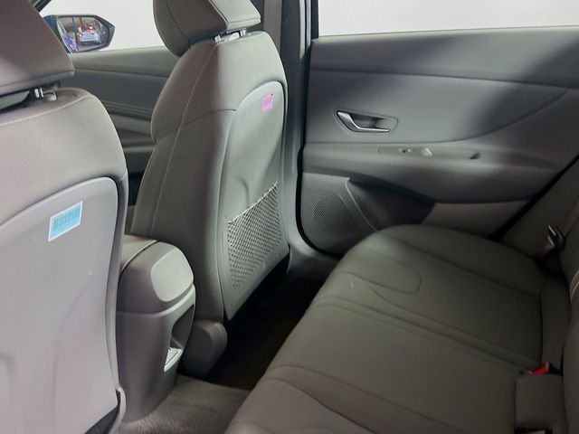 2025 Hyundai Elantra SEL - Photo 14