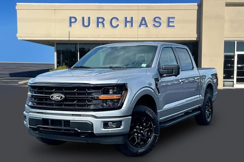 New 2026 Iconic Silver Metallic Ford XLT image 2