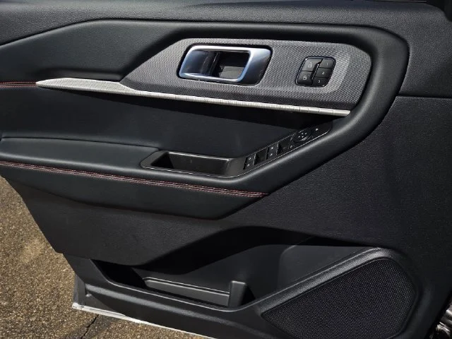New 2026 Carbonized Gray Metallic Ford ST-Line image 37