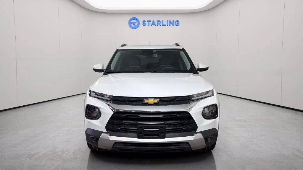 Used 2021 SUMMIT WHITE Chevrolet LT image 16
