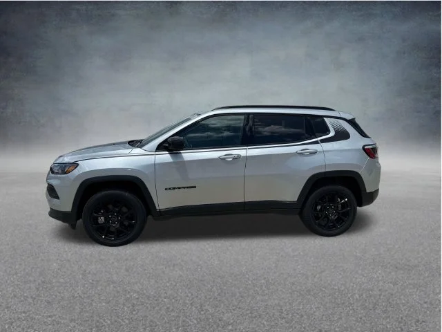 New 2026 Silver Zynith Metallic Clear-Coat Exterior Paint Jeep Latitude image 5