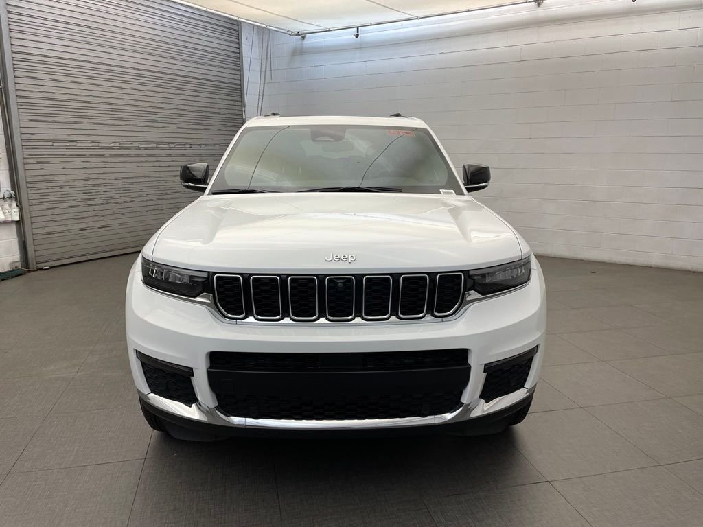 New 2025 Bright White Clear-Coat Exterior Paint Jeep Limited image 6