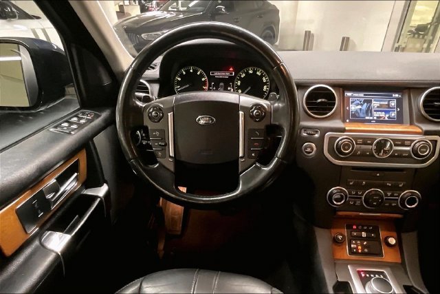 Used 2016 Blue Land Rover HSE image 4