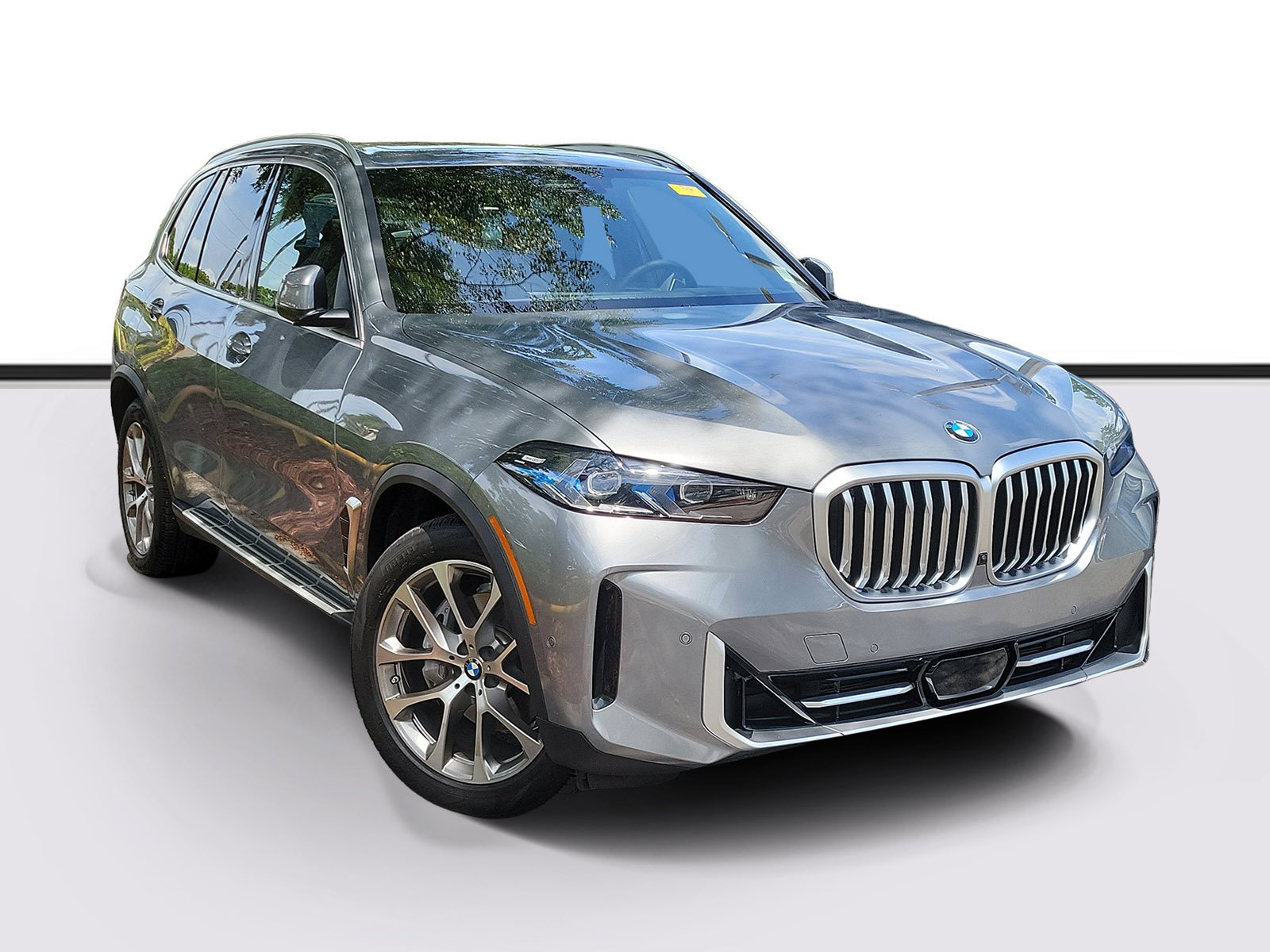 Certified Used 2025 Skyscraper Grey Metallic BMW sDrive40i image 1