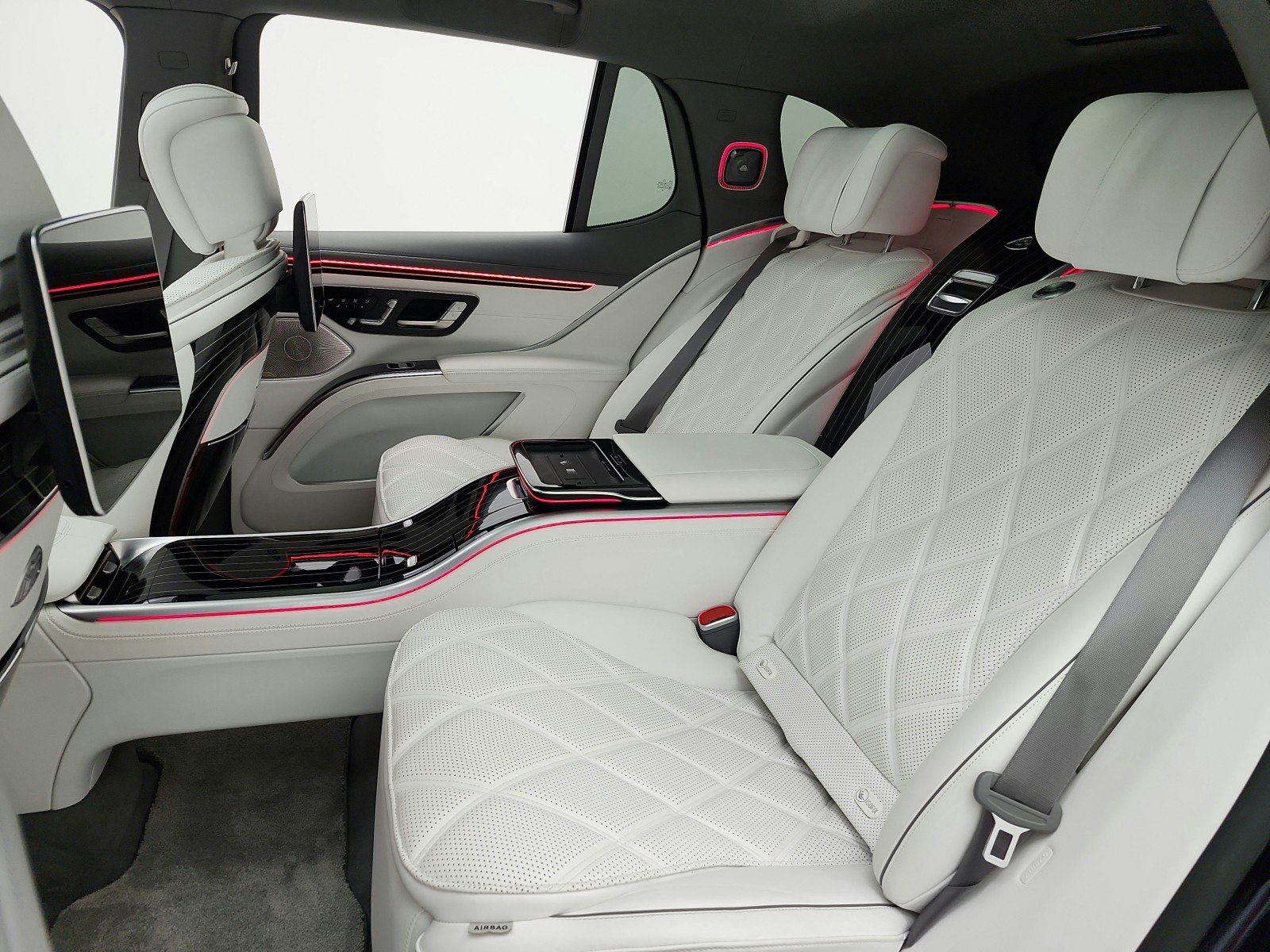 Used 2024 CIRRUS SILVER/NAUTIC Mercedes-Benz Maybach EQS 680 4MATIC® SUV image 13