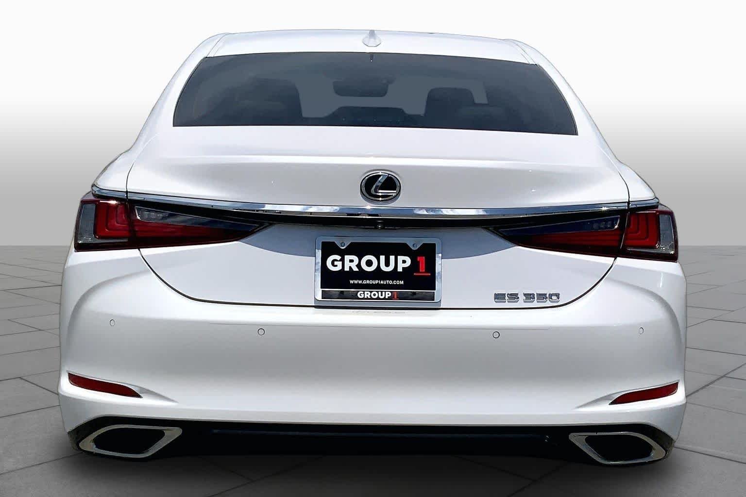 Used 2020 Eminent White Pearl Lexus  image 5