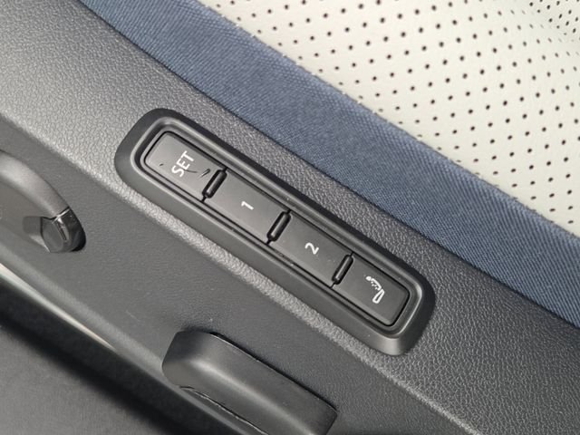 New 2026 Opal White Pearl Volkswagen Pro S image 10