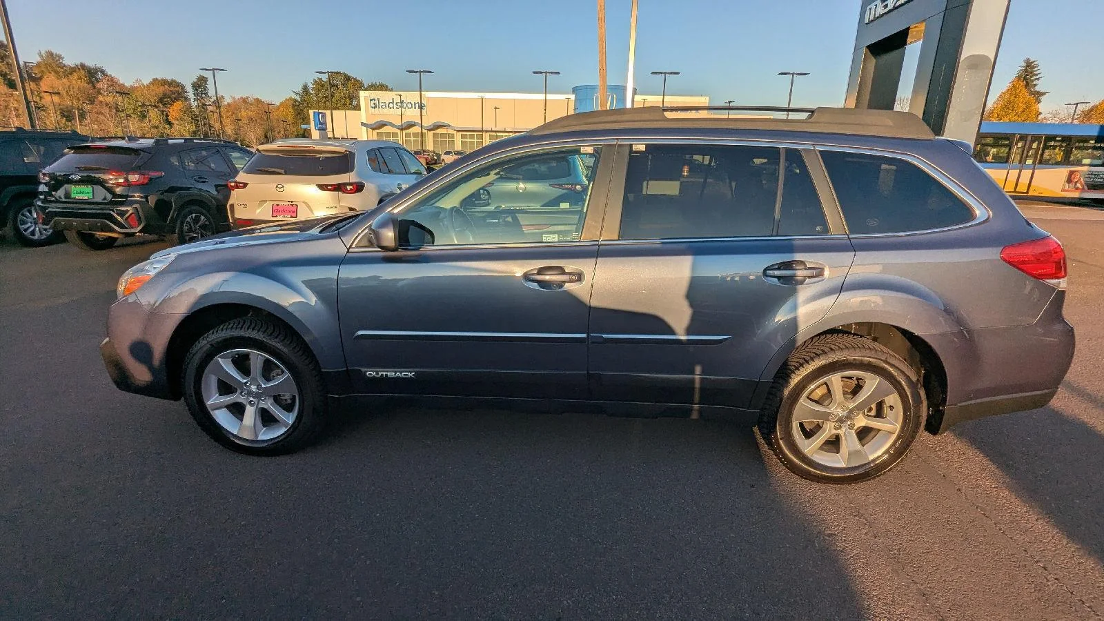Used 2014 Twilight Blue Metallic Subaru 2.5i Limited image 3